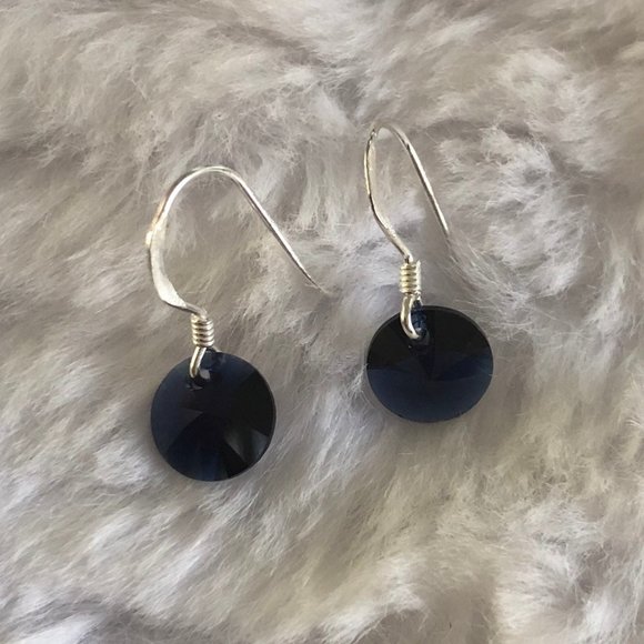 Silver Swarovski blue round 8mm crystal earrings - Picture 2 of 6